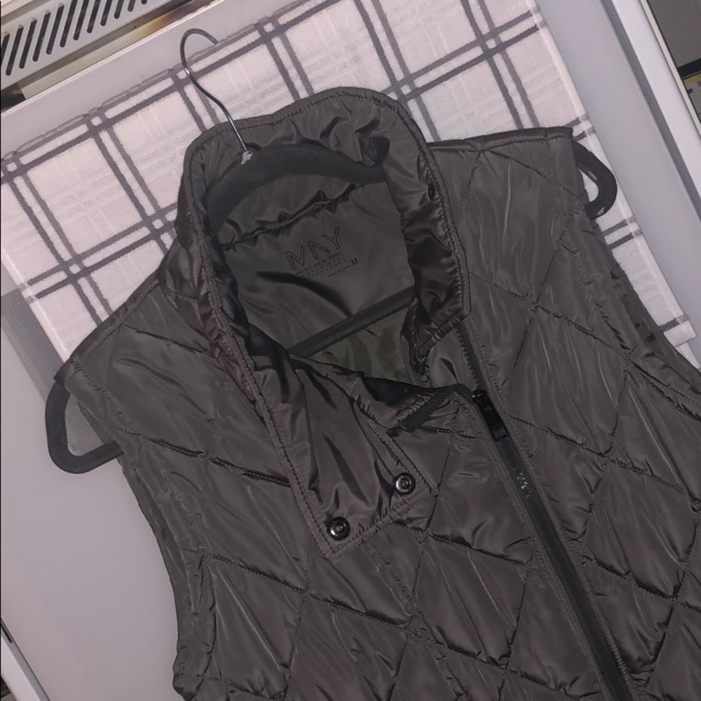 Marc New York vest - bought at Sak’s 5th Ave - Picture 2 of 5